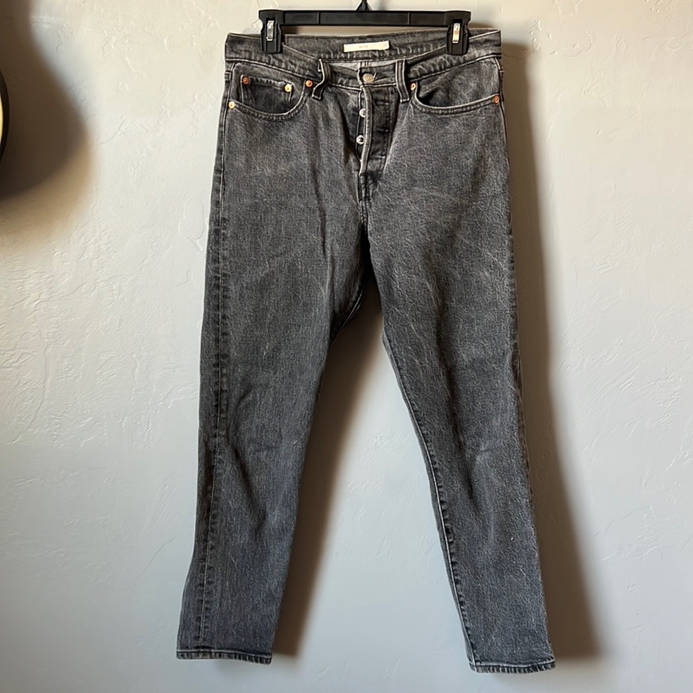 LEVI’S Wedgie Straight Jean